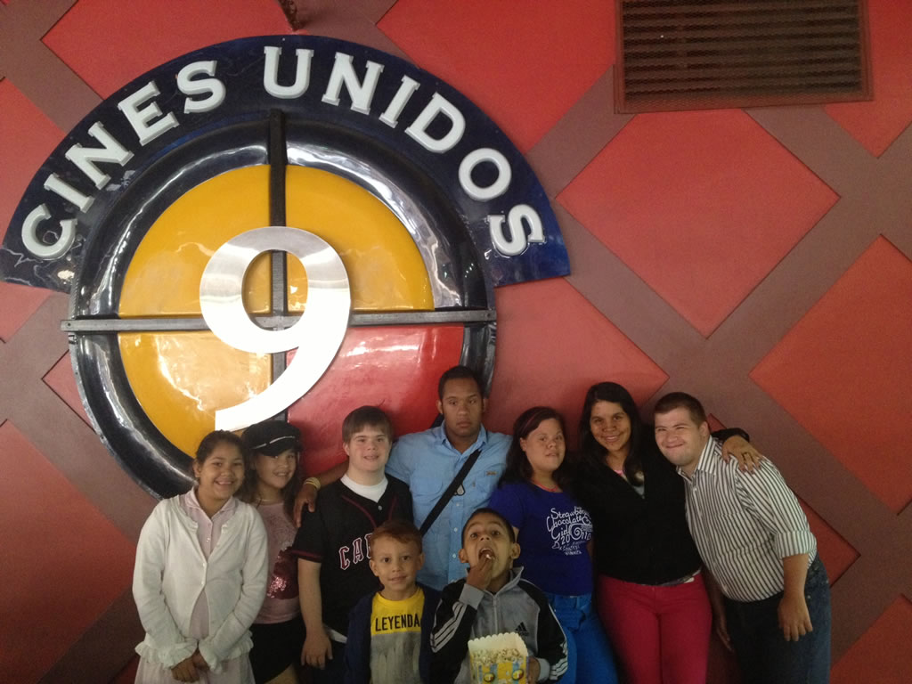 Invedin celebró Día del Niño en el cine