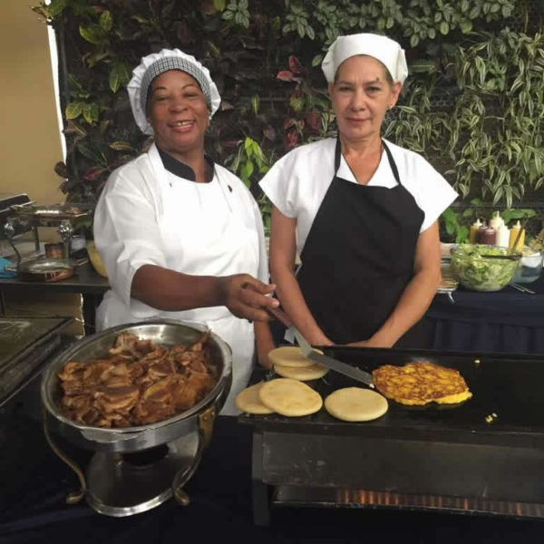 En un ambiente muy festivo, Invedin celebra su tradicional Bazar para el día de las madres